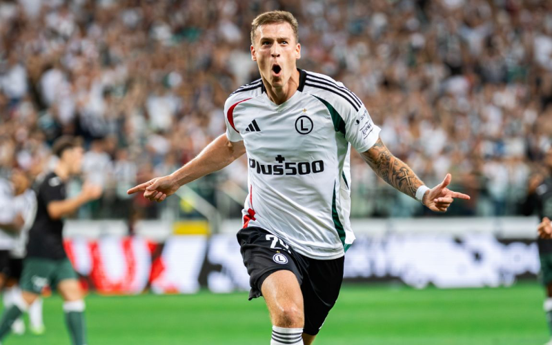 Legia Warszawa vs Sparta Prague.jpg