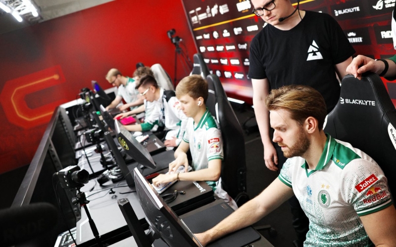 prognozy-cs2-blast-bounty-2026-falcons